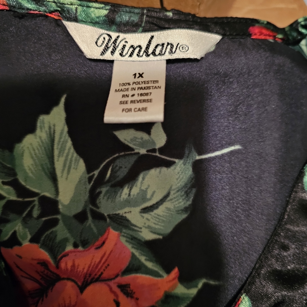 Winlar silk Robe - Picture 3 of 3